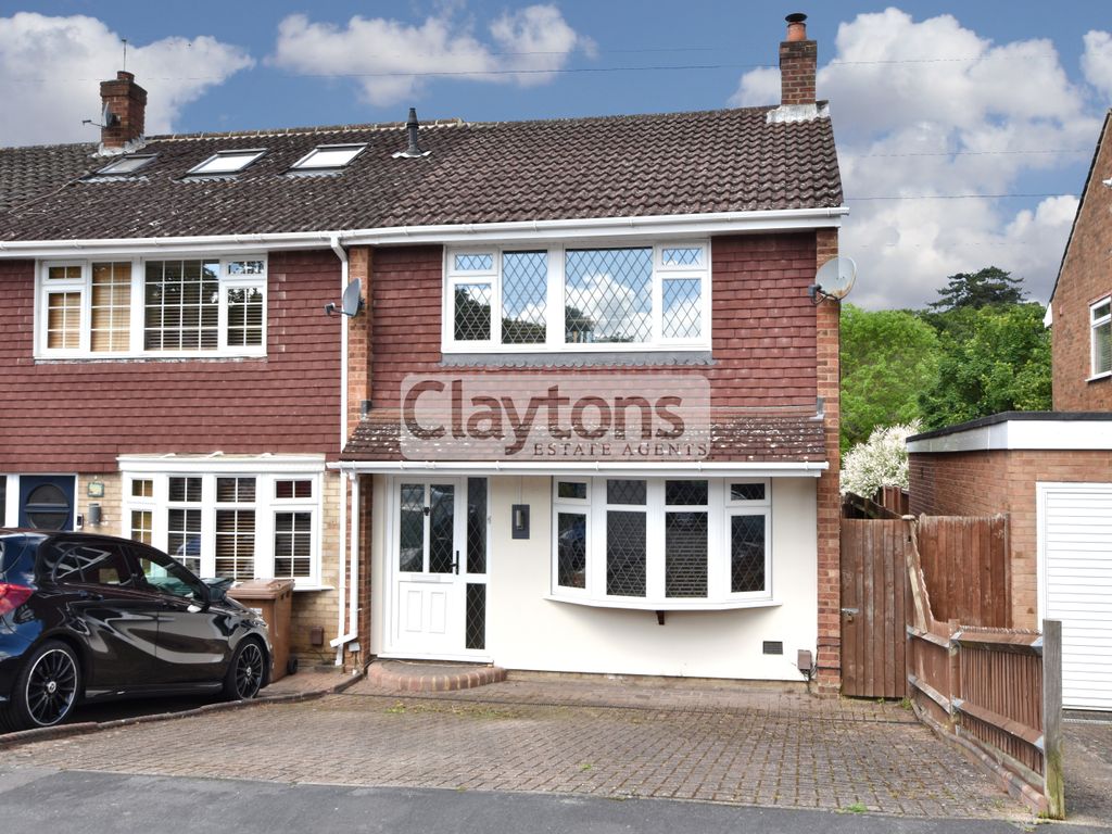 3 bed semidetached house for sale in Mutchetts Close, Watford WD25, £