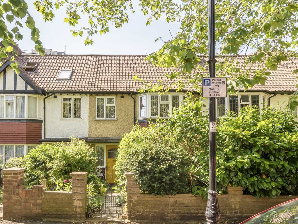 3 bed terraced house for sale in Avenue Gardens, London W3 Zoopla