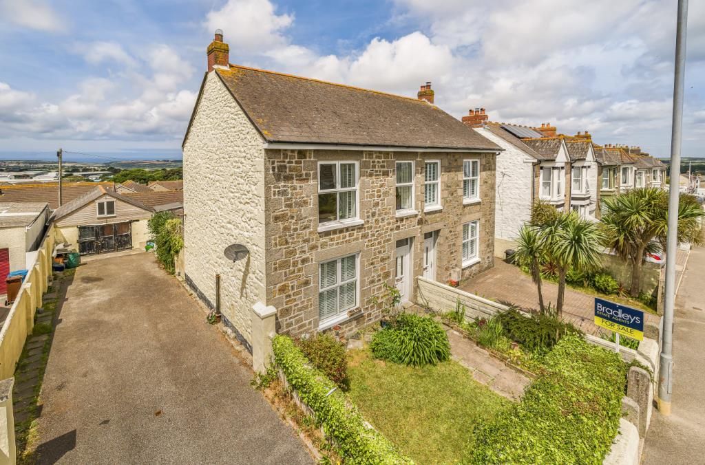3 bed semidetached house for sale in Mount Ambrose, Redruth, Cornwall