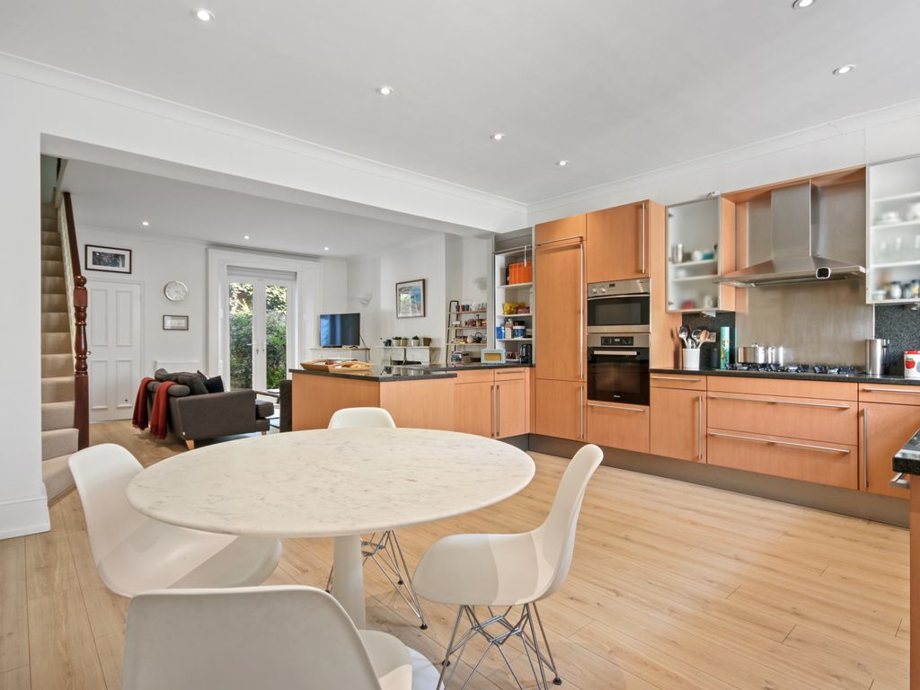 5 bed terraced house to rent in Clarendon Gardens, London W9, £11,267