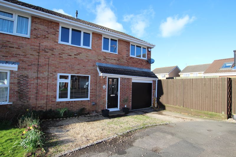 4 bed semidetached house for sale in Coombes Way, Oldland Common