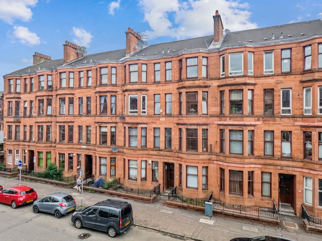 1 bed flat for sale in Calder Street, Govanhill, Glasgow G42, £99,000
