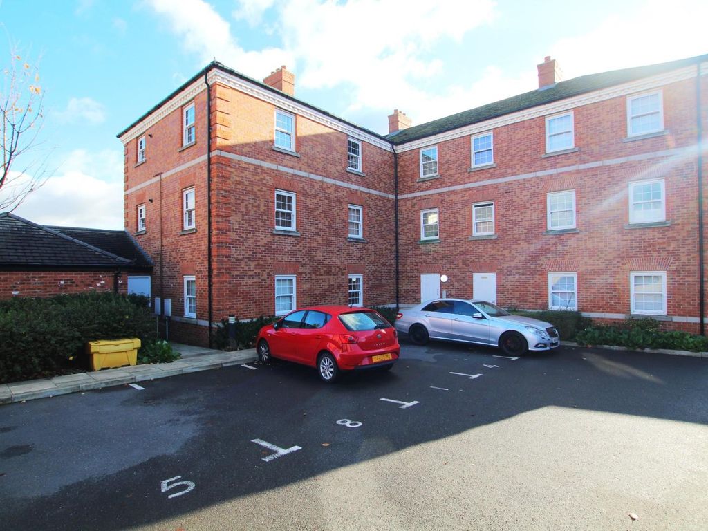 1 bed flat for sale in Long Roses Way, Birstall, Leicester LE4, £