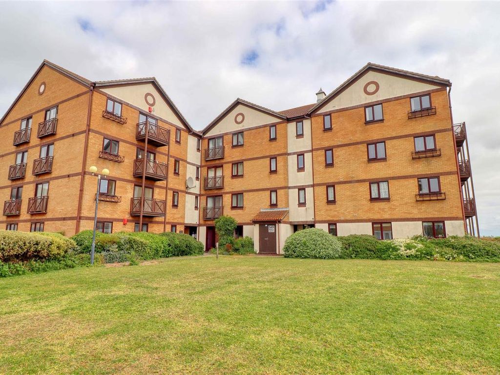 1 bed flat for sale in Westminster Court, Connaught Gardens East