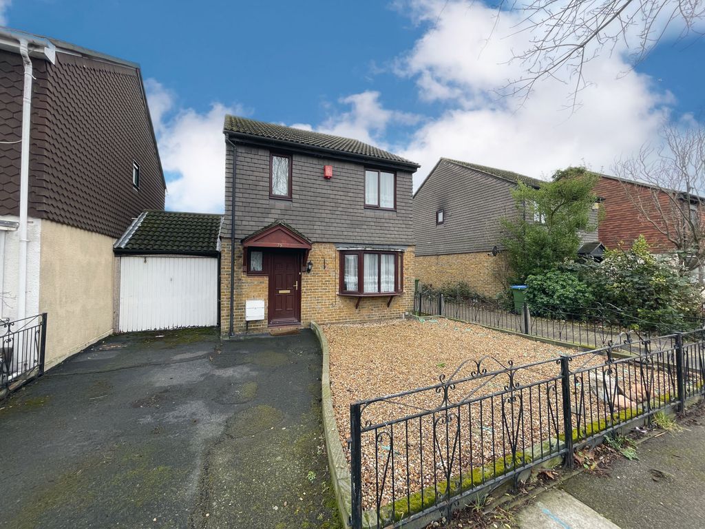 4 bed detached house for sale in Epstein Road, London SE28 Zoopla