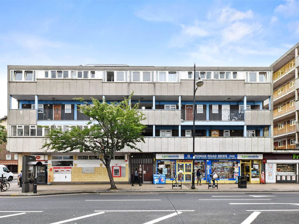 3 bed flat for sale in Gilbert House, Usk Street, London E2, £410,000