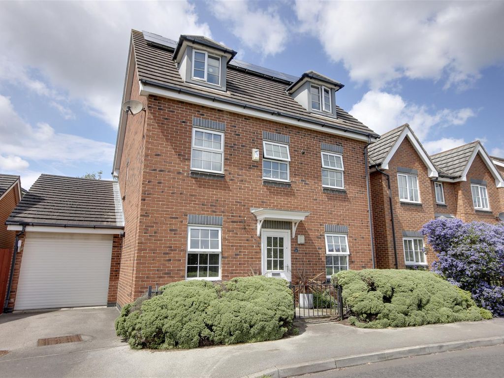 5 bed detached house for sale in Constable Way, Brough HU15, £349,999