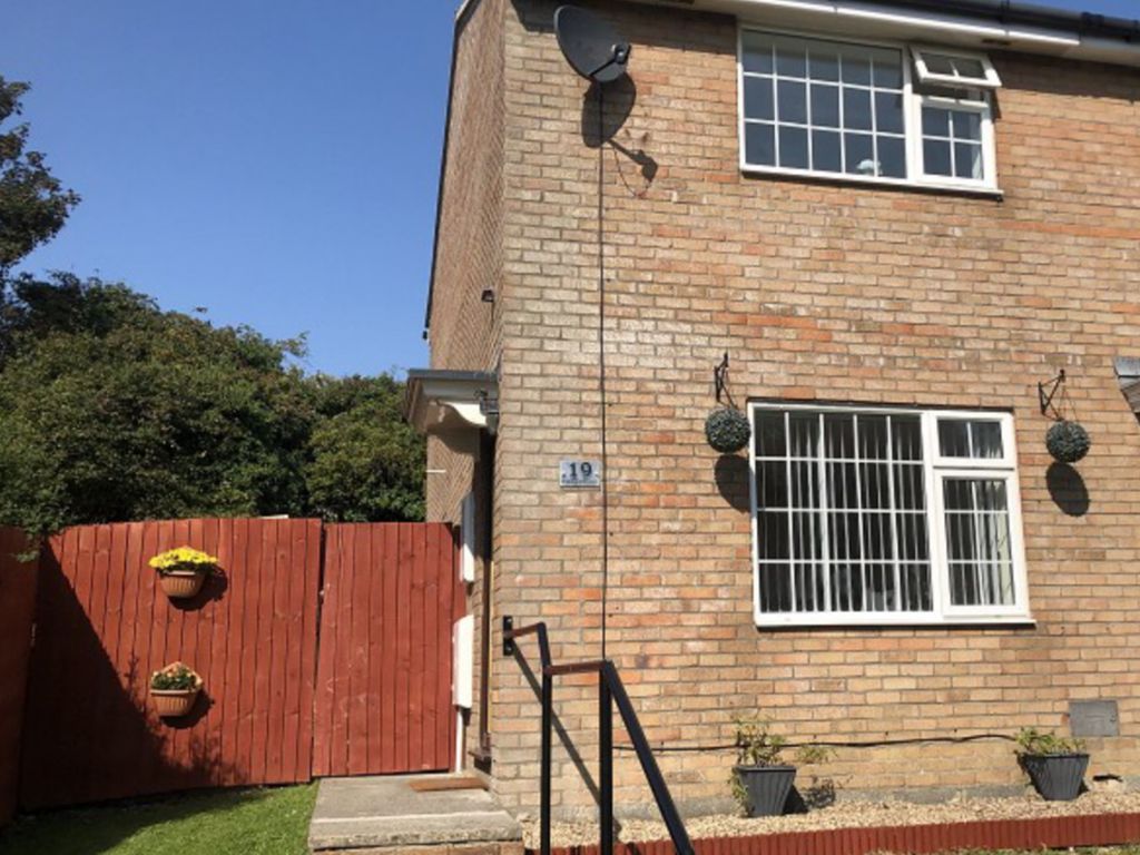 2 bed property to rent in Hedgemoor, Brackla, Bridgend CF31, £875 pcm