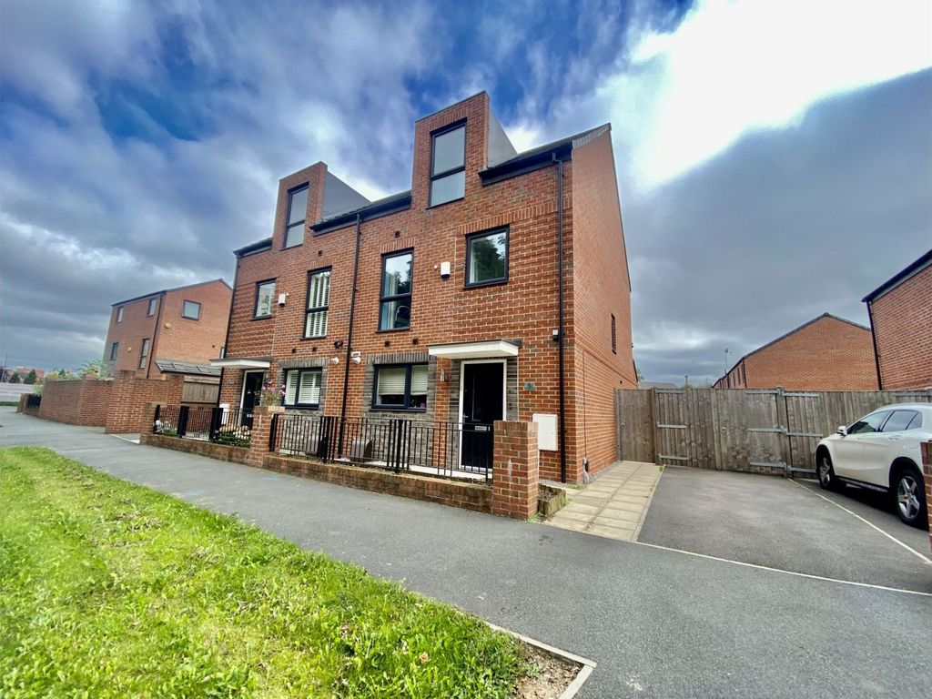 4 bed semidetached house to rent in Rodney Street, Manchester M4 Zoopla