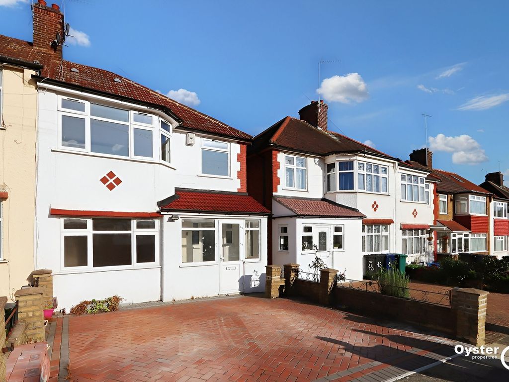 4 bed semidetached house to rent in Sandringham Gardens, London N12, £