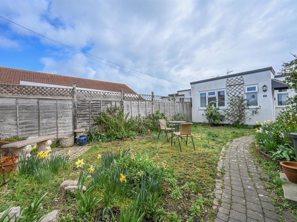 2 bed semidetached bungalow for sale in Lagoon Road, Pagham, Bognor