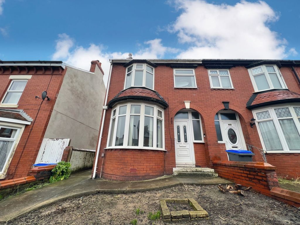 3 bed semidetached house for sale in London Road, Blackpool FY3, £