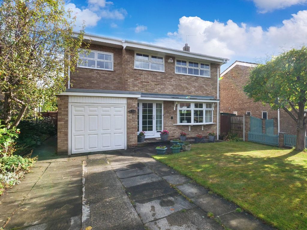 4 bed detached house for sale in Hoyle Court Avenue, Baildon, Shipley