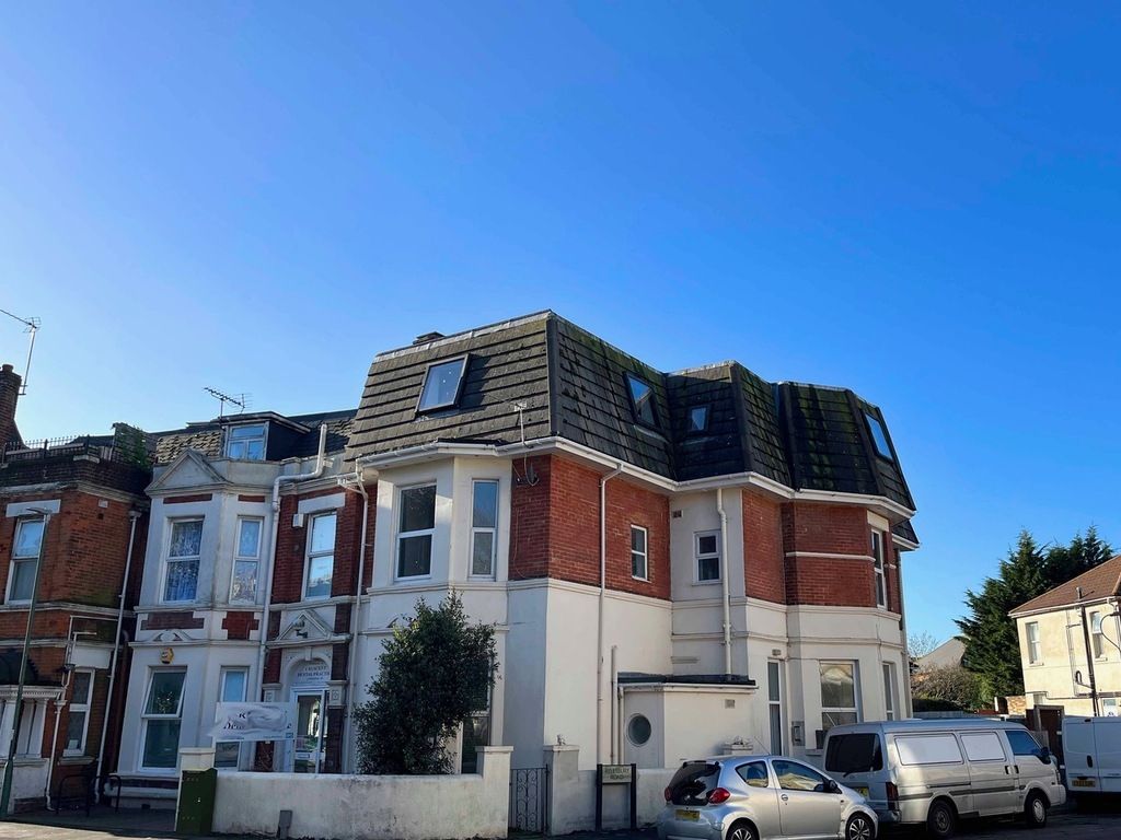 Studio to rent in The Crescent, Bournemouth BH1 Zoopla