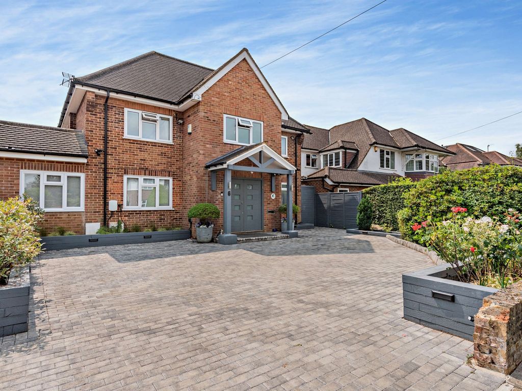 4 bed linkdetached house for sale in Woodfield Avenue, Northwood HA6