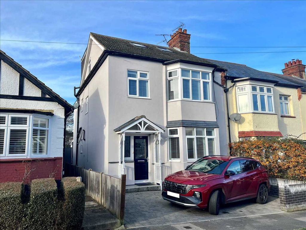 5 bed end terrace house for sale in St. Clements Avenue, LeighOnSea
