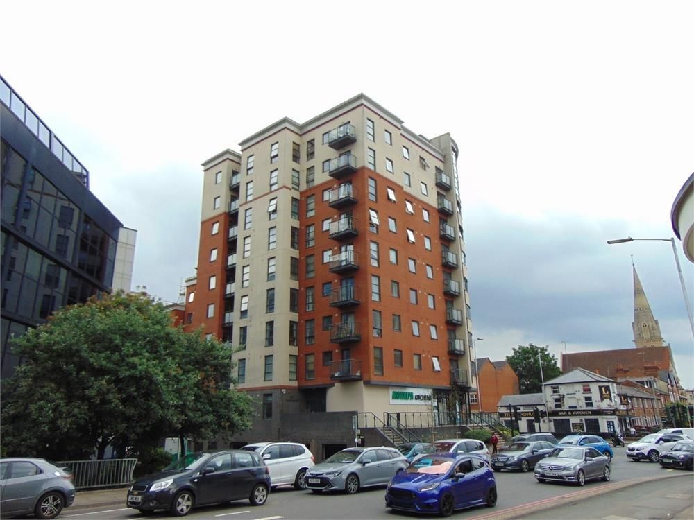 1 bed flat to rent in Q2, Watlington Street, Reading RG1, £1,100 pcm