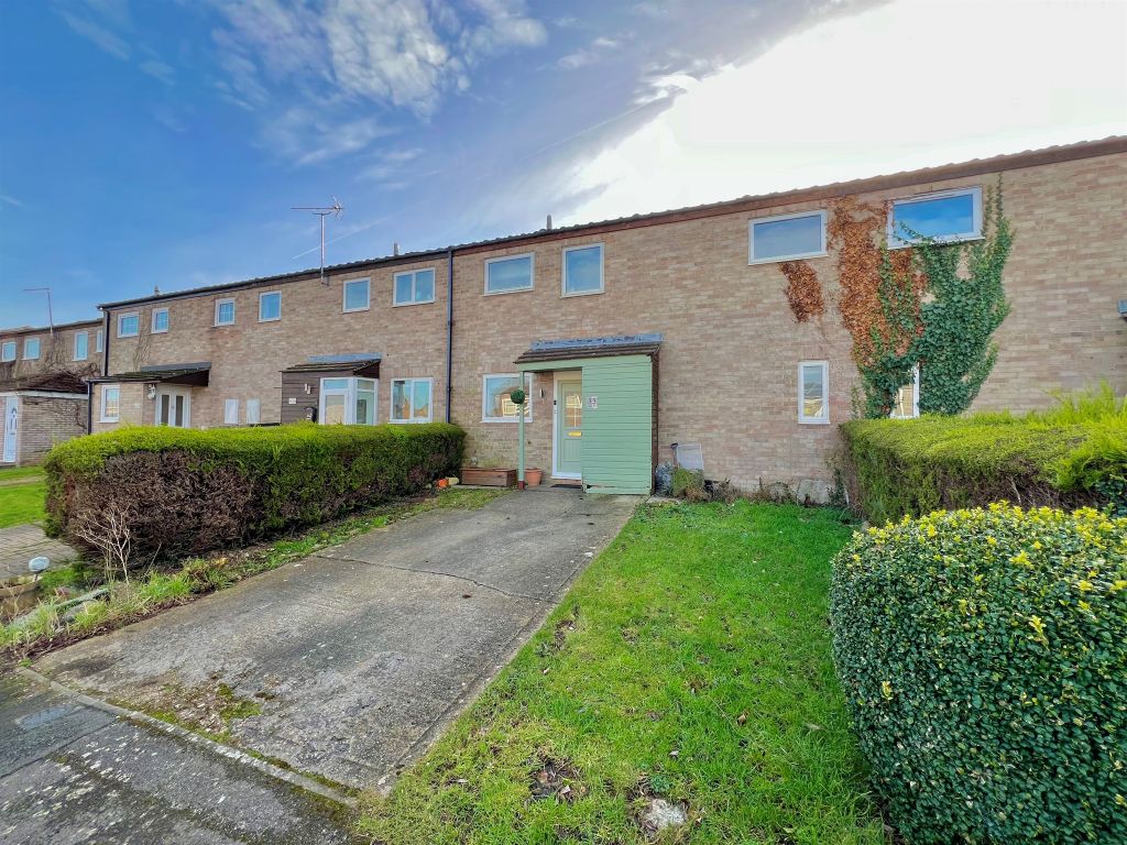 3 bed terraced house for sale in Edencroft, Highworth, Swindon SN6, £