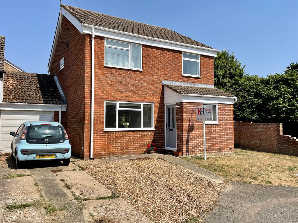 4 bed semidetached house for sale in Blackmore Close, Haverhill CB9