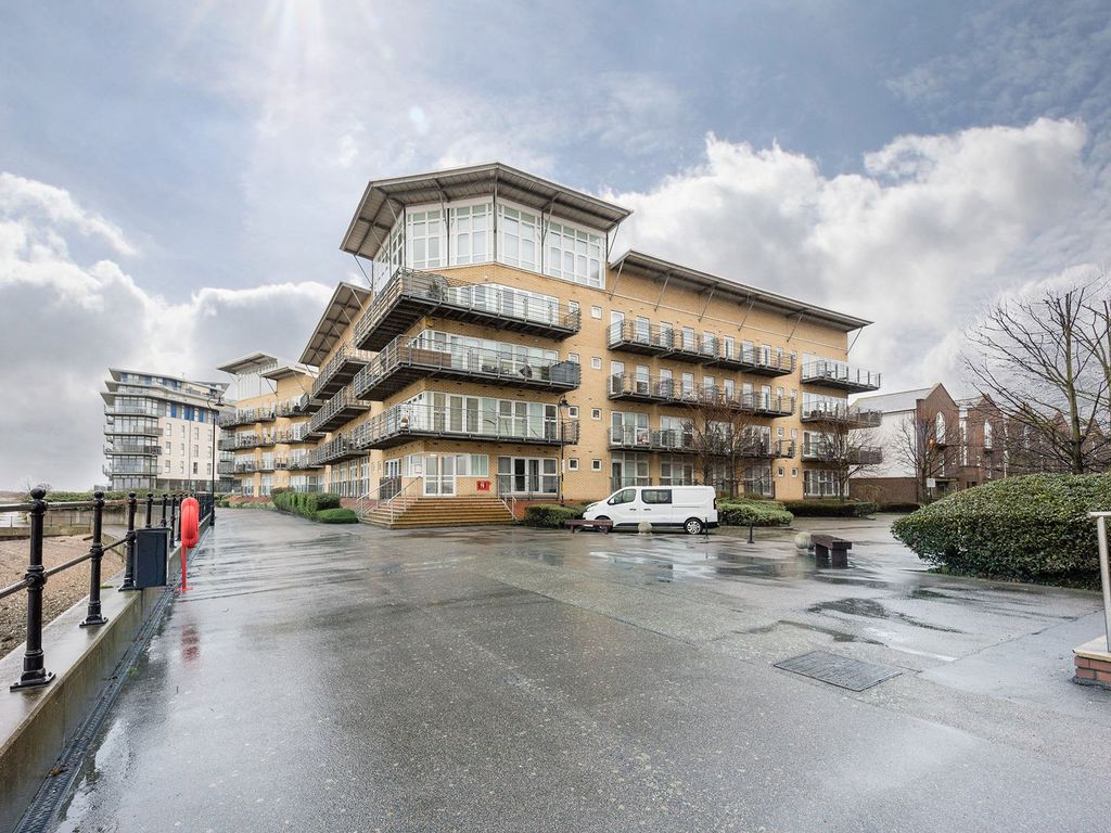 2 bed flat for sale in Portland Place, Greenhithe DA9 Zoopla