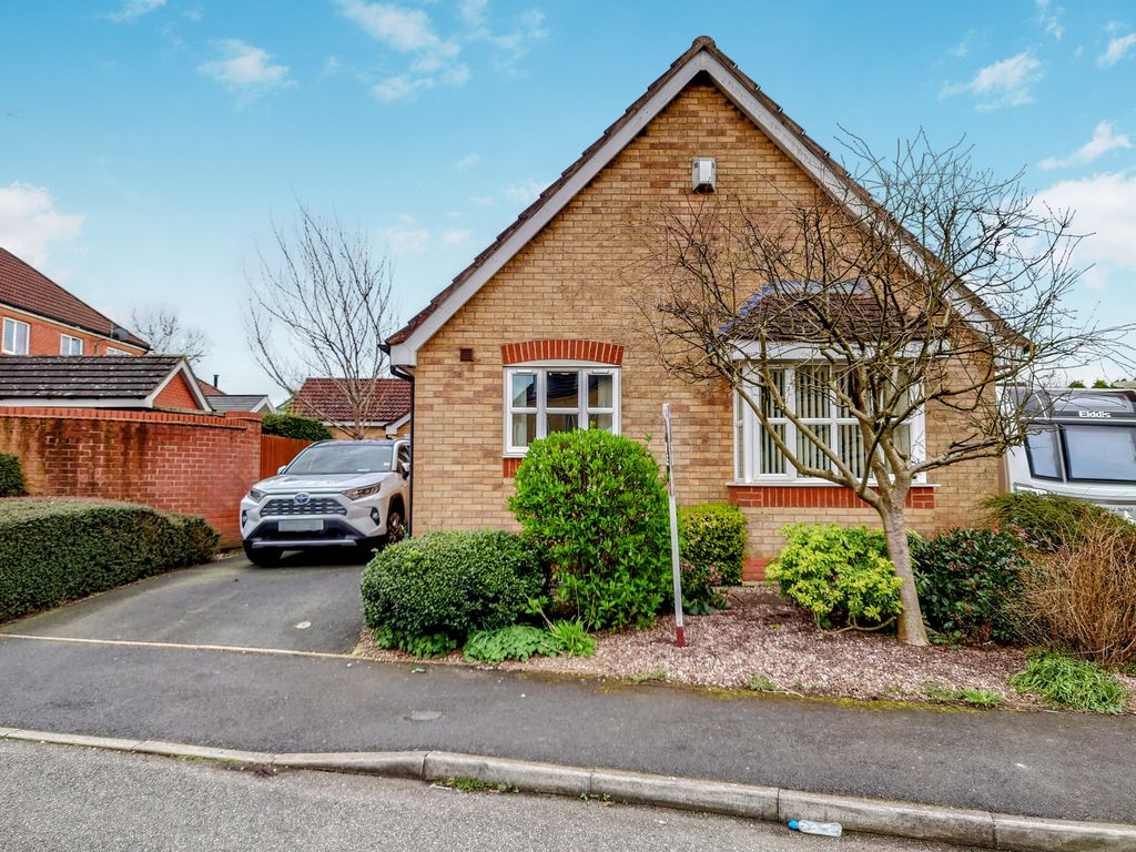 2 bed detached bungalow for sale in Heron Close, Packmoor, StokeOn