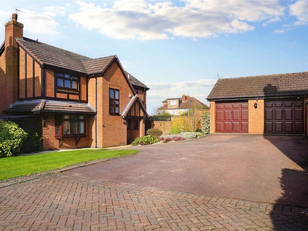 4 bed detached house for sale in Coldicott Gardens, Evesham