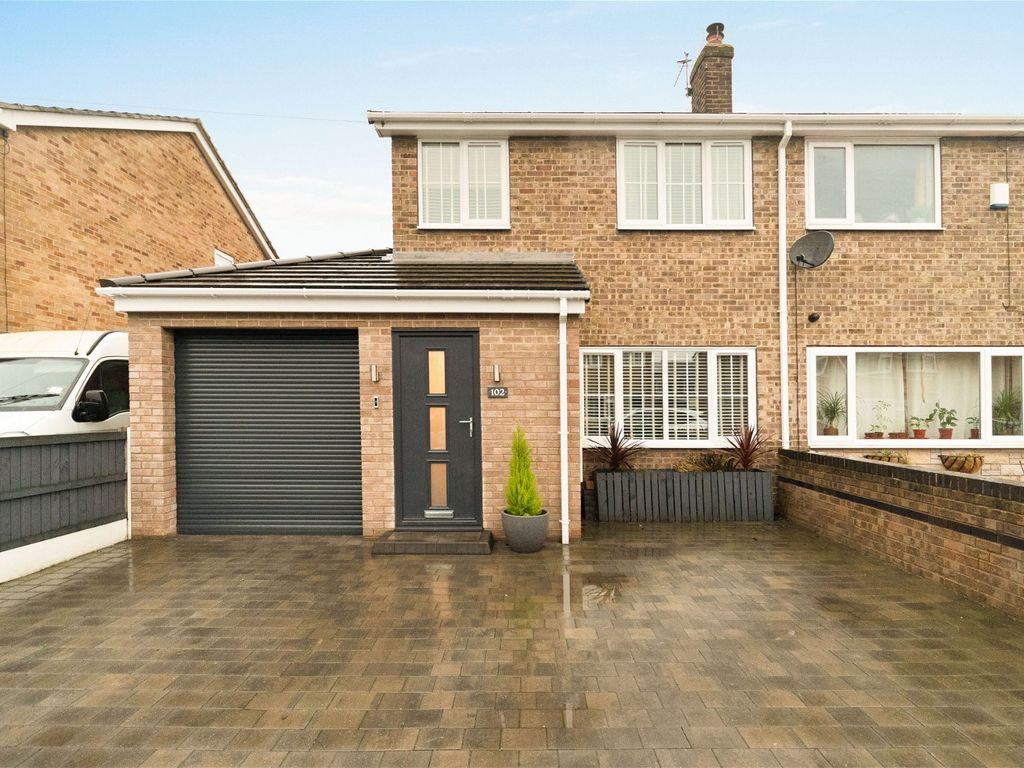 3 bed semidetached house for sale in Downland Crescent, Knottingley