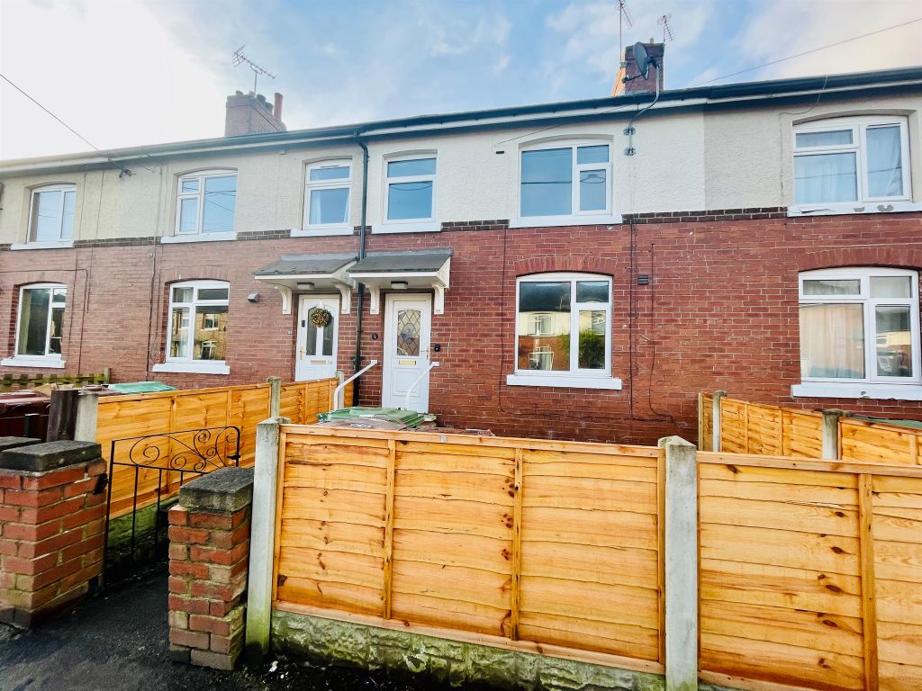 2 bed terraced house for sale in Moorhouse Avenue, Stanley, Wakefield