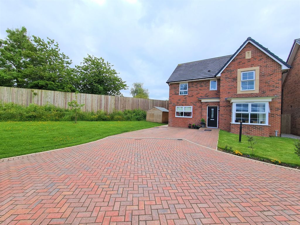 5 bed detached house for sale in Teasel Grove, Longridge PR3 Zoopla