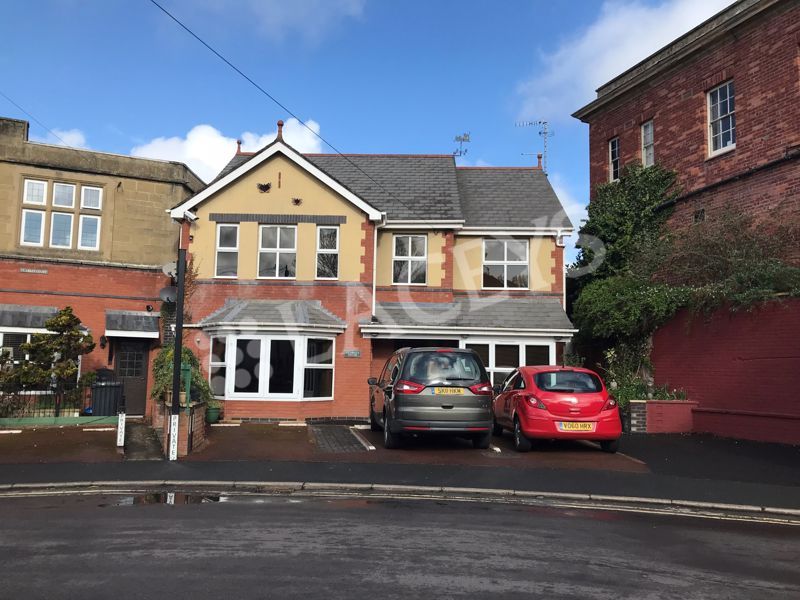 2 bed flat to rent in Hendford Grove, Yeovil BA20 Zoopla