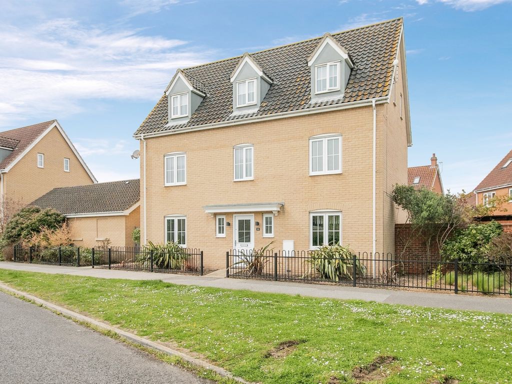 5 bed detached house for sale in Sycamore Drive, Rendlesham, Woodbridge