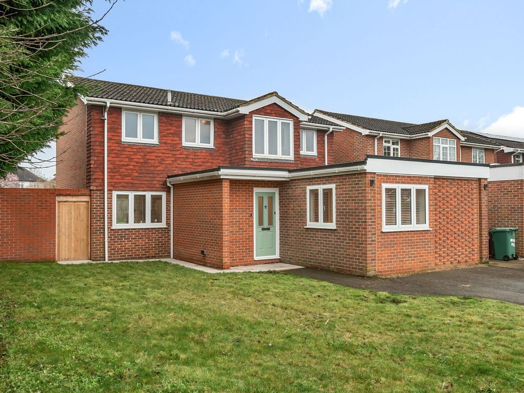 5 bed detached house for sale in Windmill Close, Epsom KT17, £1,200,000