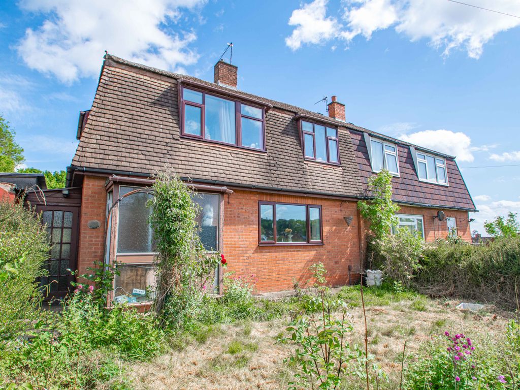 4 bed semidetached house for sale in Foxlydiate Crescent, Redditch