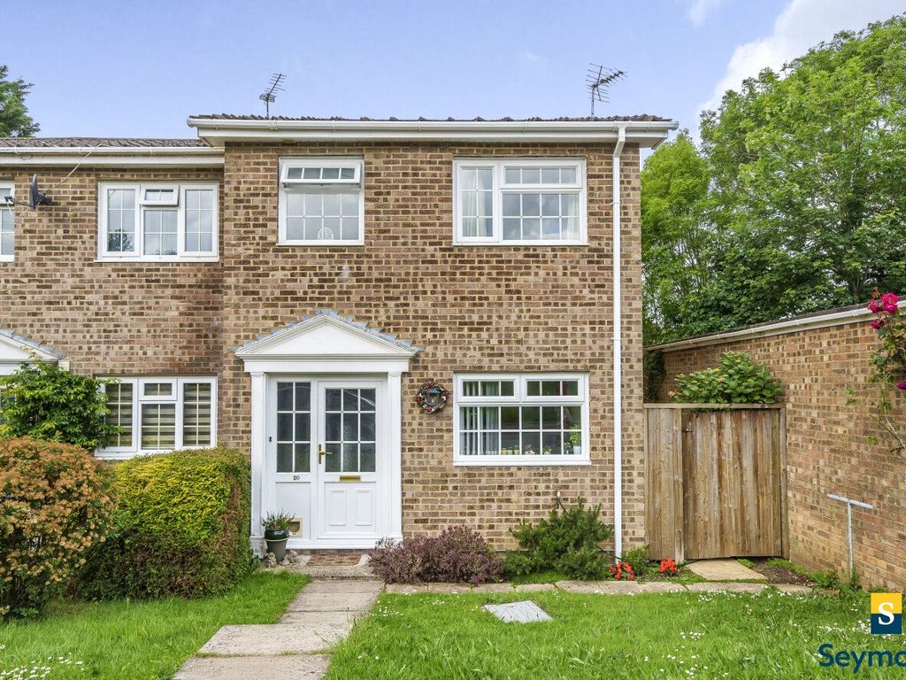 3 bed end terrace house for sale in Guildford, Surrey GU3, £425,000