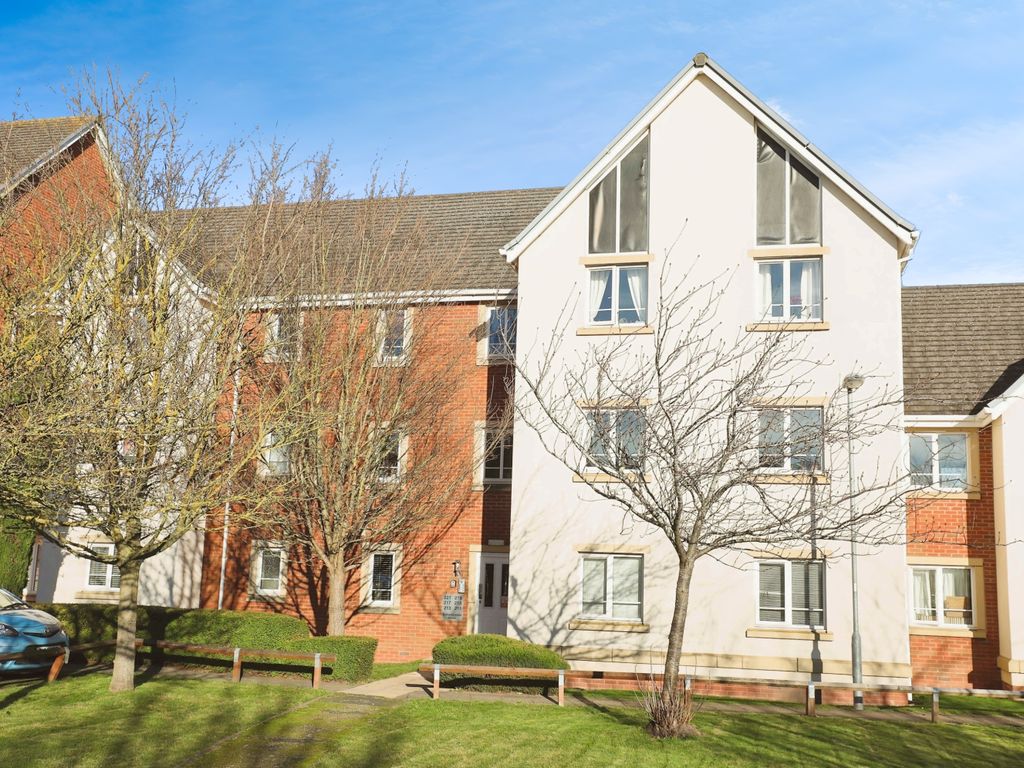 2 bed flat for sale in Birmingham Road, StratfordUponAvon