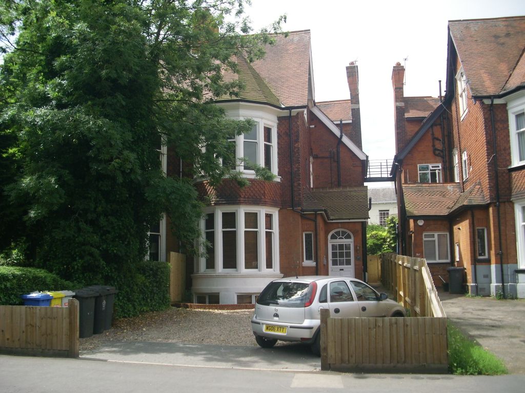 2 bed flat to rent in London Road, Leicester LE2 Zoopla