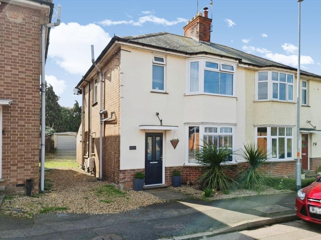 3 bed semidetached house for sale in Oakleas Rise, Thrapston