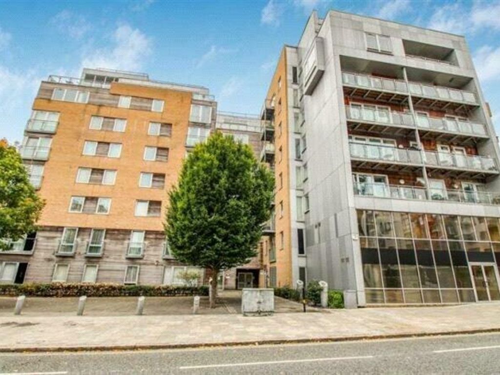 2 bed flat to rent in Telephone House, High Street, Southampton SO14, £