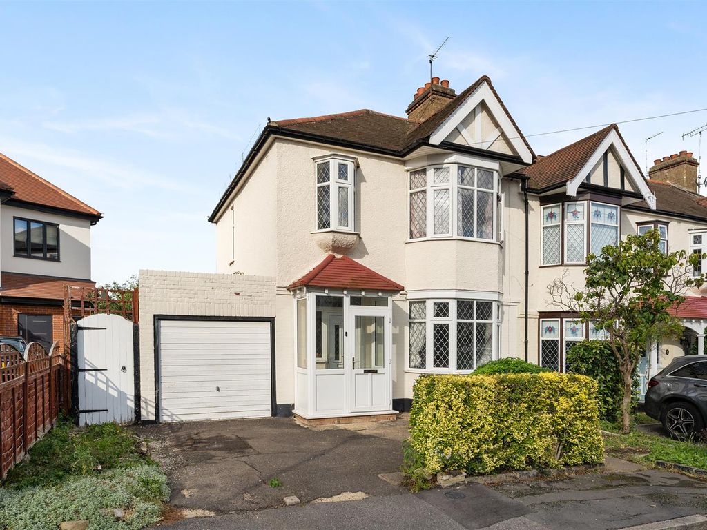 3 bed end terrace house for sale in Fairview Gardens, Woodford Green