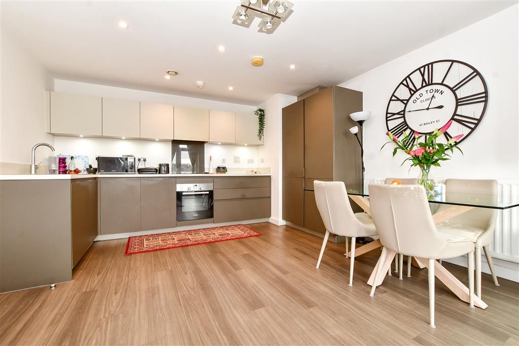 2 bed flat for sale in Glebe Way, West Wickham, Kent BR4, £400,000 Zoopla