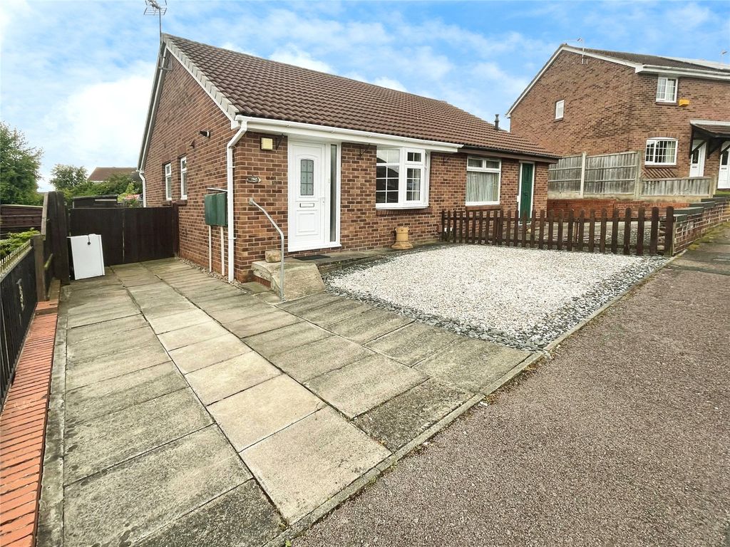 2 bed bungalow for sale in Lynmouth Drive, Ilkeston, Derbyshire DE7, £225,000 Zoopla