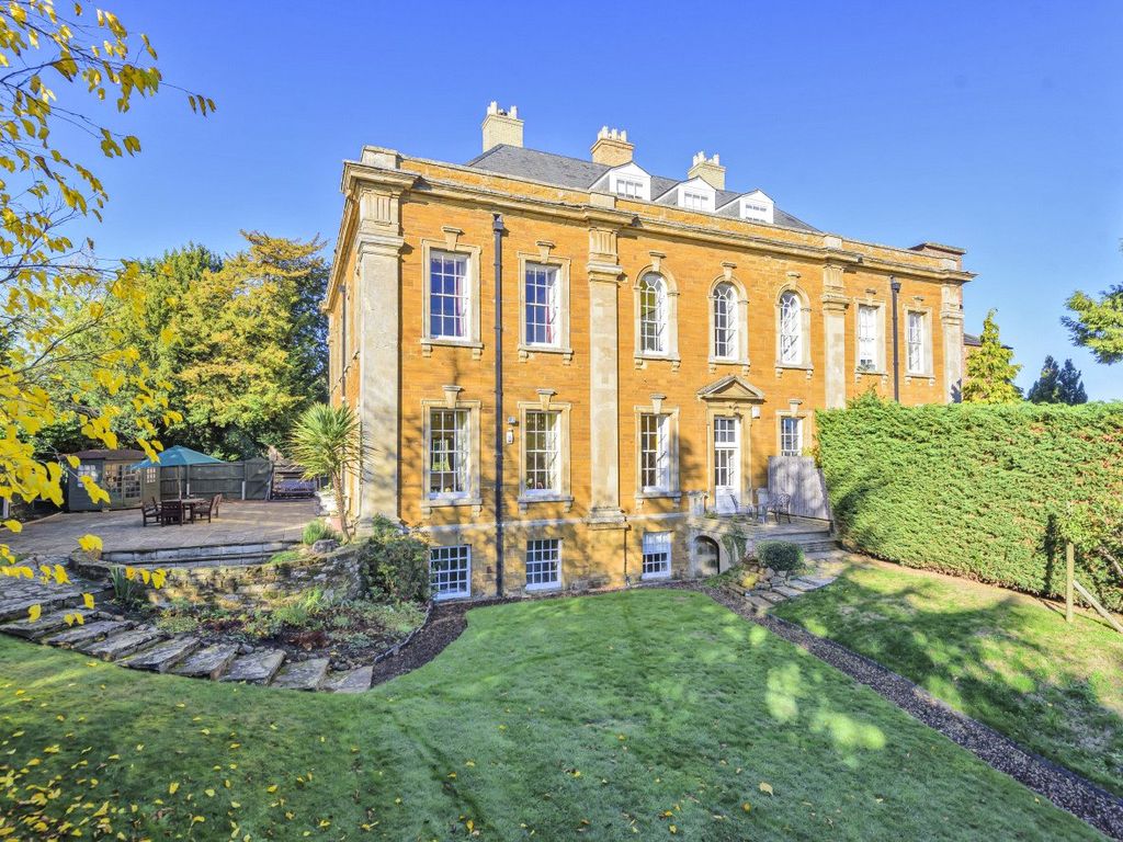 Dallington Park Road, Dallington Village, Northampton NN5  