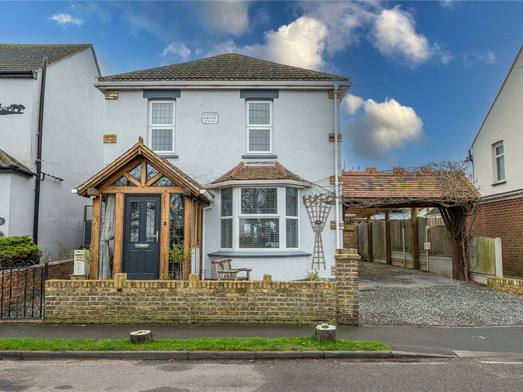 3 bed detached house for sale in New Road, Great Wakering, SouthendOn