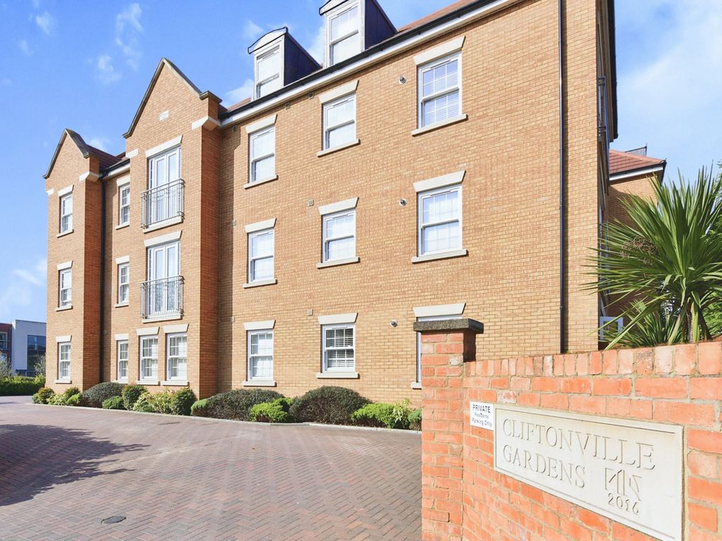 Cliftonville Gardens Northampton NN1  