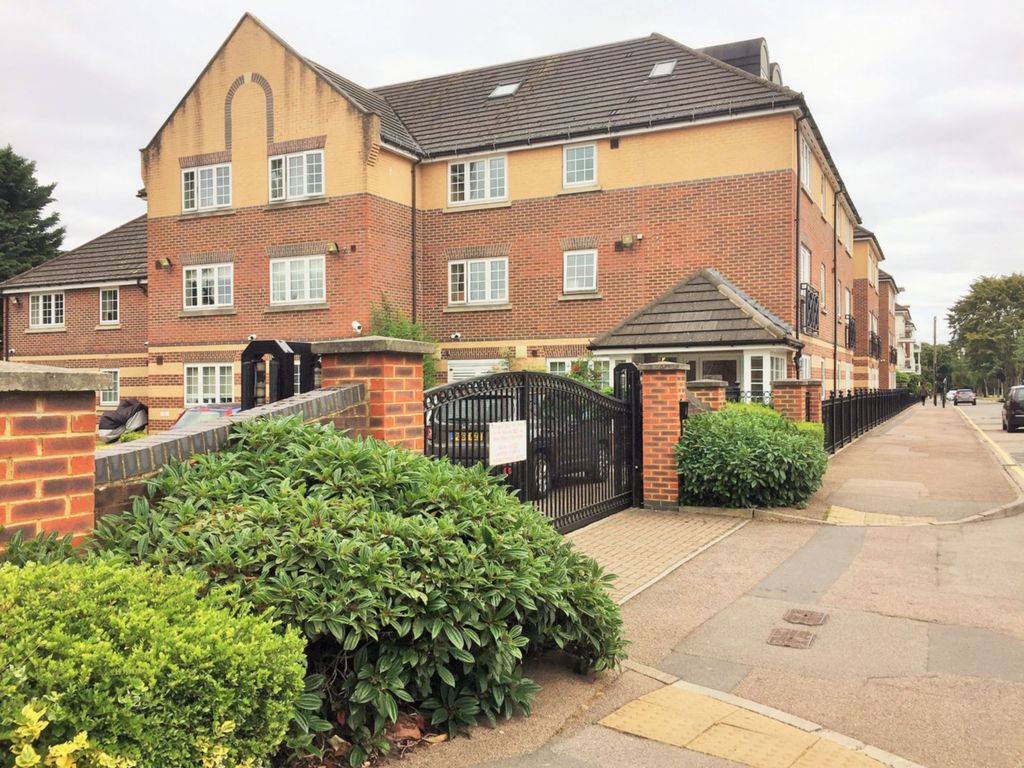 1 bed flat for sale in Cockfosters Road, Cockfosters EN4, £174,999 Zoopla