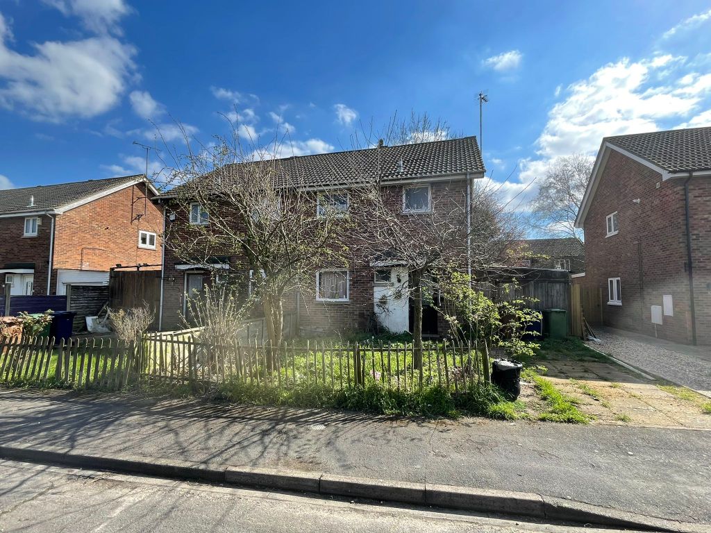 3 bed semidetached house for sale in Kinderley Road, Wisbech PE13, £