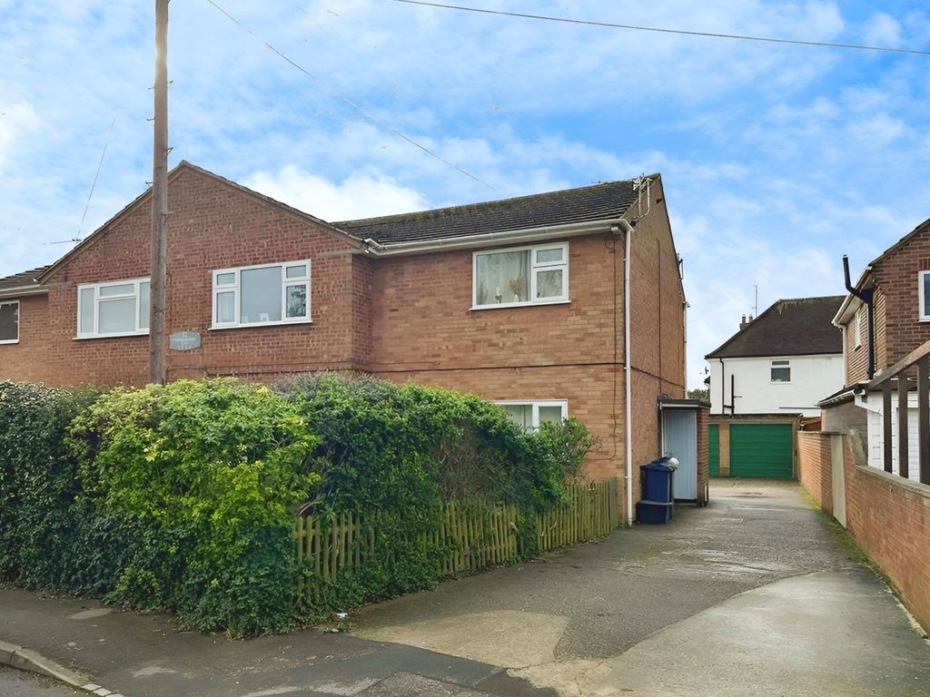 2-bed-maisonette-to-rent-in-cross-lanes-chalfont-st-peter-sl9-1-600