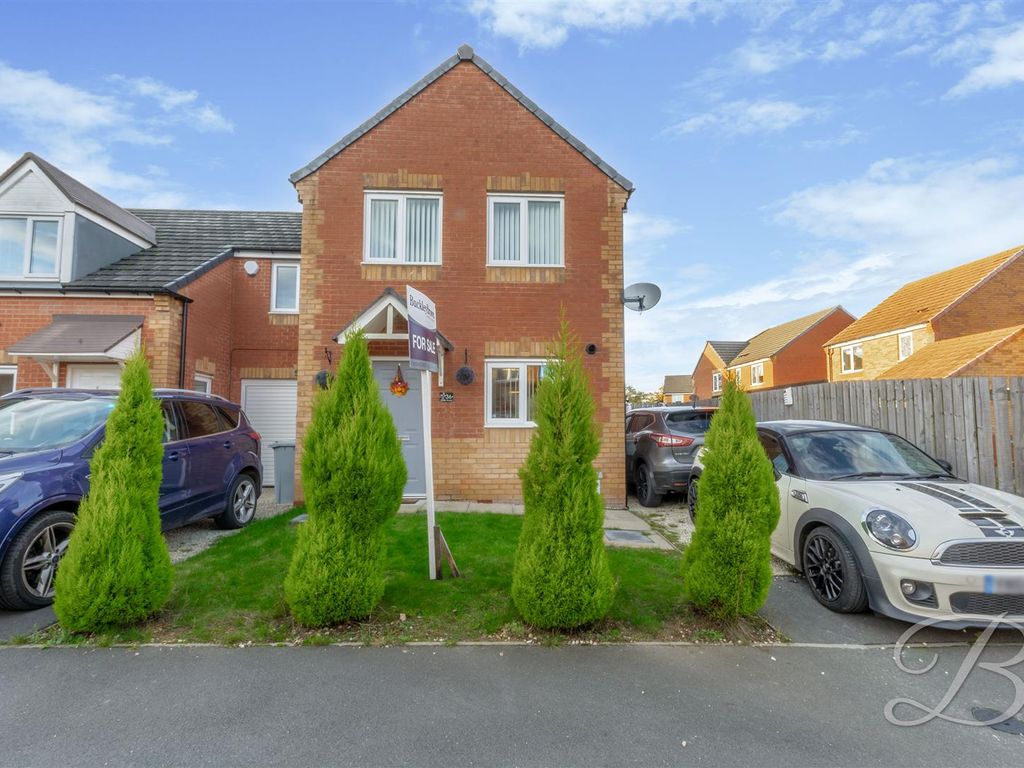 3 bed end terrace house for sale in Griffin Road, New Ollerton, Newark NG22, £170,000 Zoopla