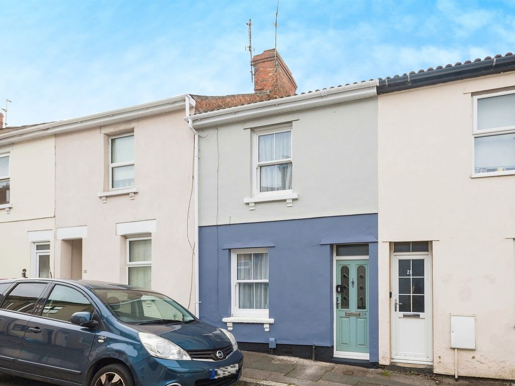 3 bed terraced house for sale in Dover Street, Swindon SN1, £230,000