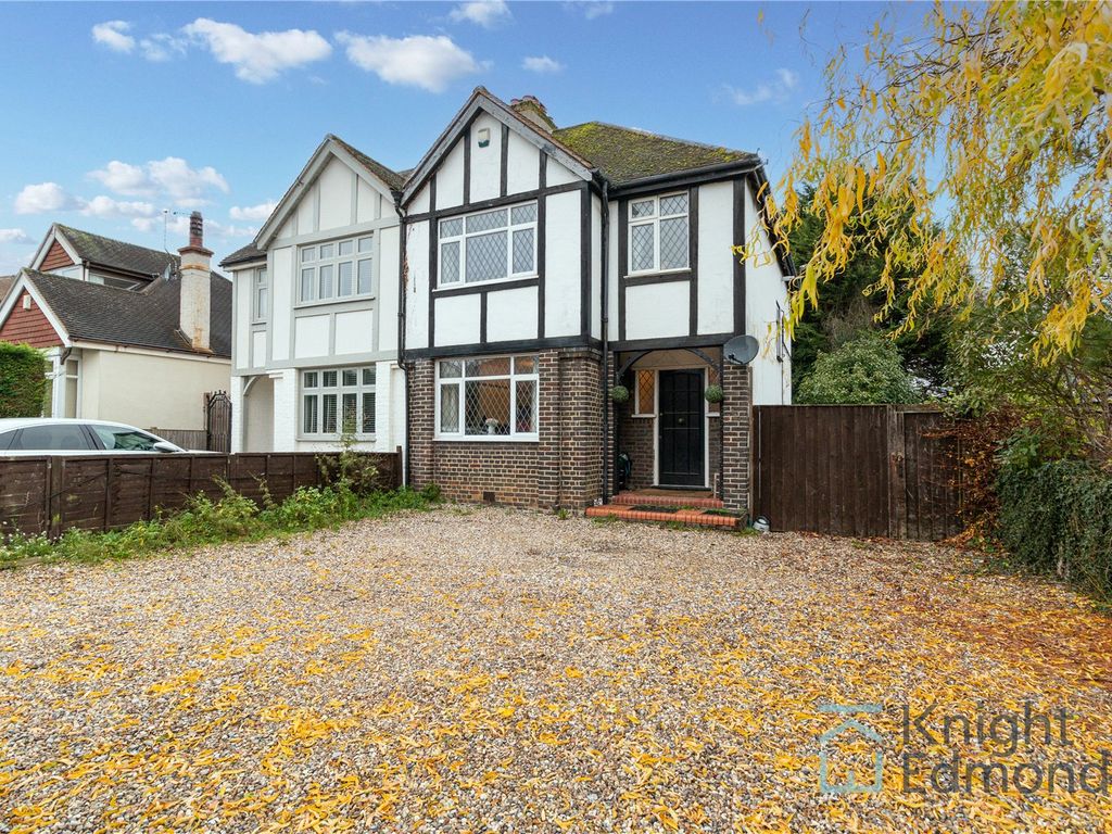 3 bed semidetached house for sale in Loose Road, Maidstone, Kent ME15